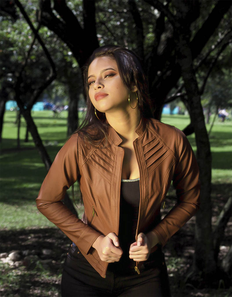 chaqueta mujer de cuero sintetico cataluña miel modelo syk wear