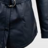Manga y acabado inferior de la chaqueta gabán camisero mujer en cuerotex negro