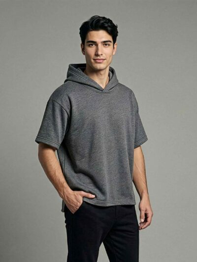 Camiseta Con Capota Gris Oversize Modelo